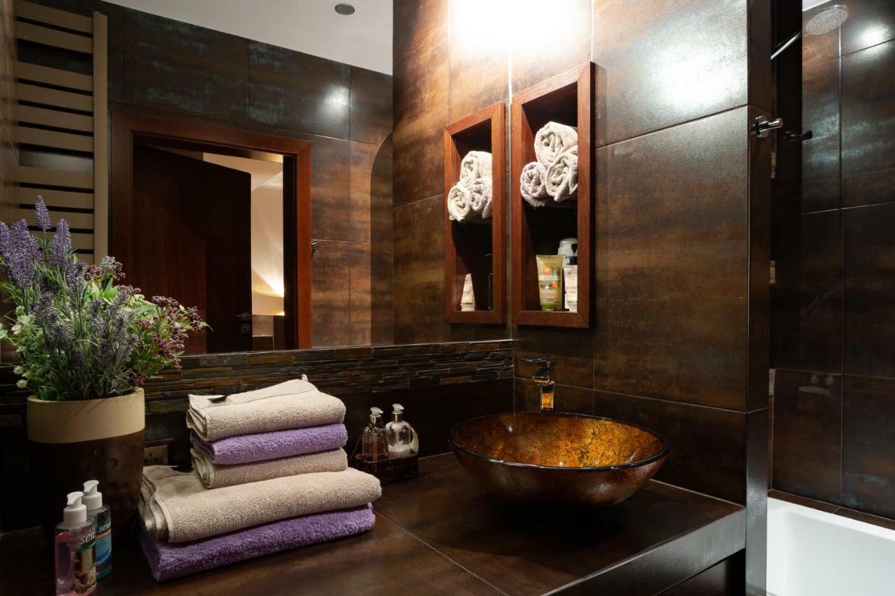 Apartament Moderna Francuska Park คาโตวีตเซ ภายนอก รูปภาพ