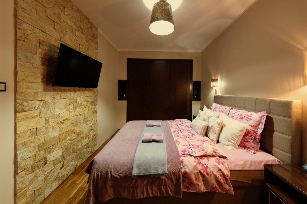 Apartament Moderna Francuska Park คาโตวีตเซ ภายนอก รูปภาพ