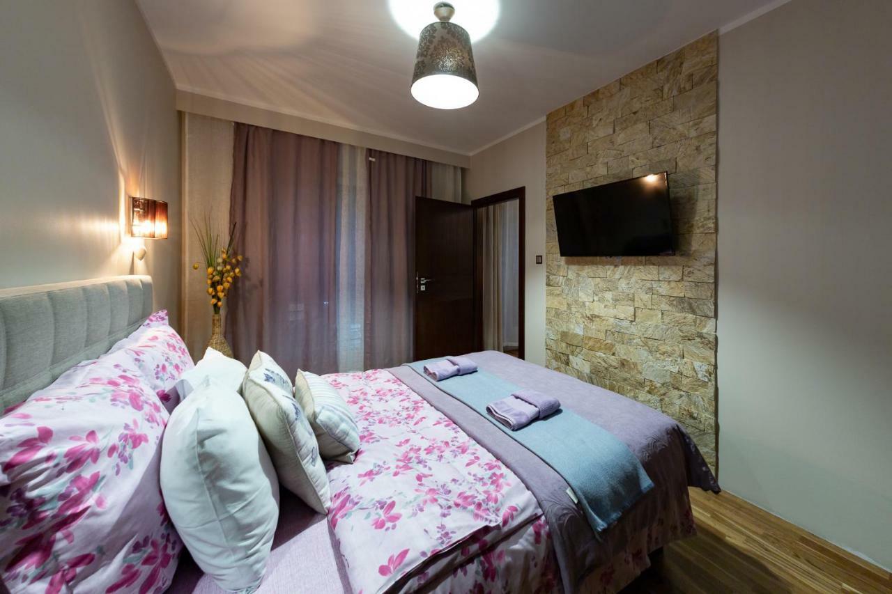 Apartament Moderna Francuska Park คาโตวีตเซ ภายนอก รูปภาพ